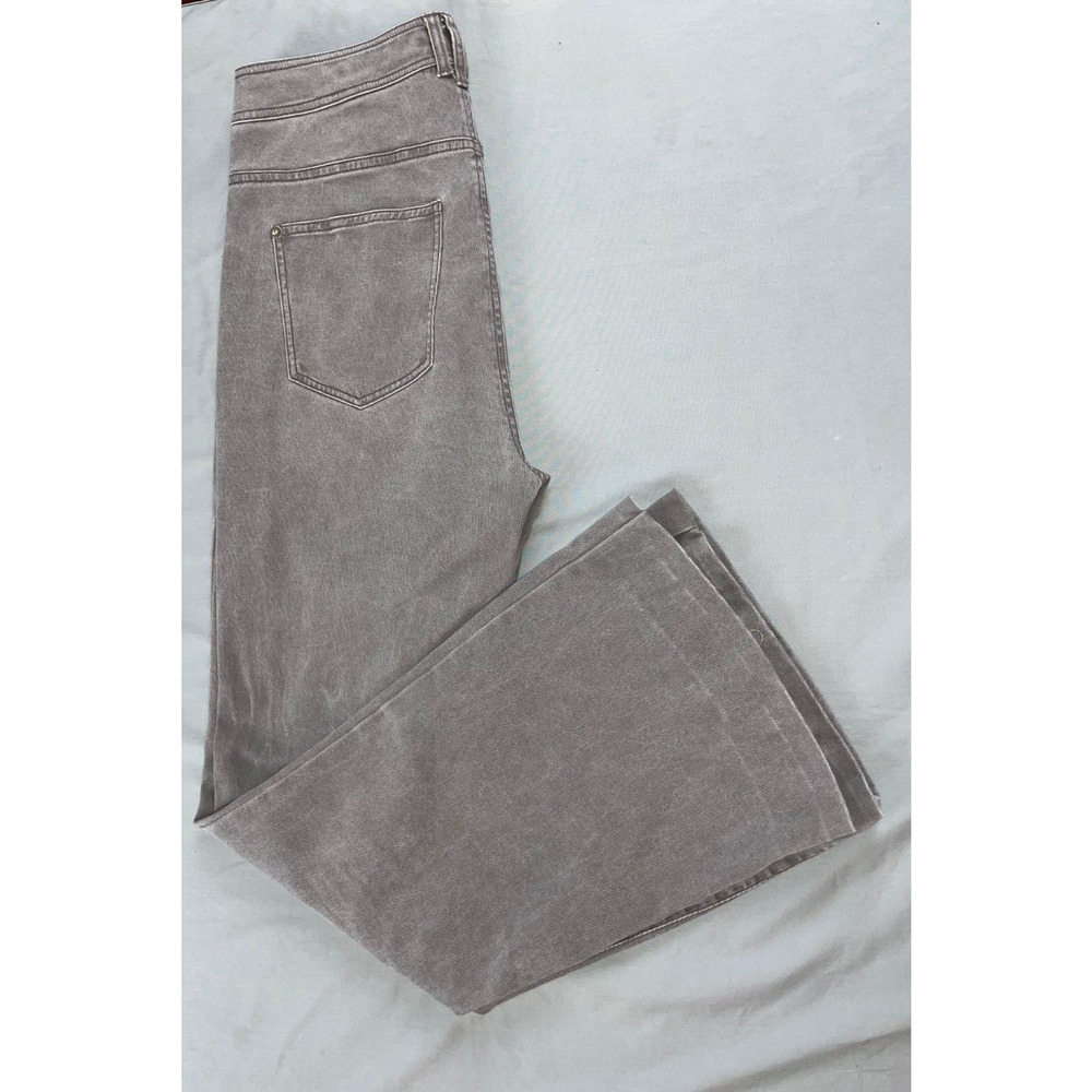 Pilcro and the Letterpress The Icon Flare Leg Casual Pants. Washed Gray, 28. GUC - Picture 3 of 7